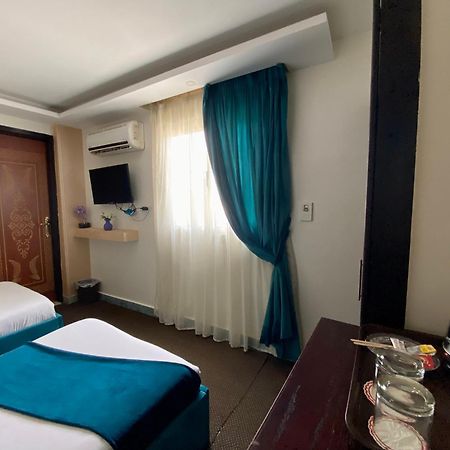 Kafret el-Gabal Golden Pyramids Inn מראה חיצוני תמונה