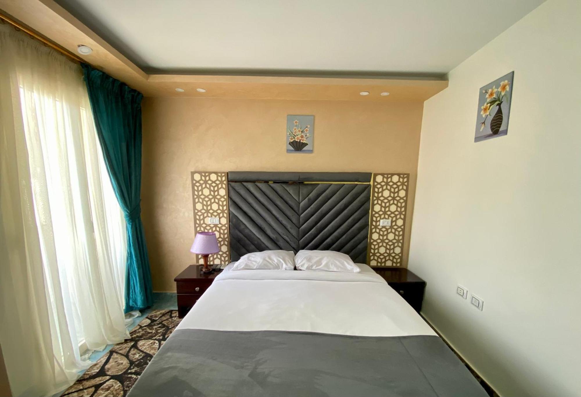 Kafret el-Gabal Golden Pyramids Inn מראה חיצוני תמונה