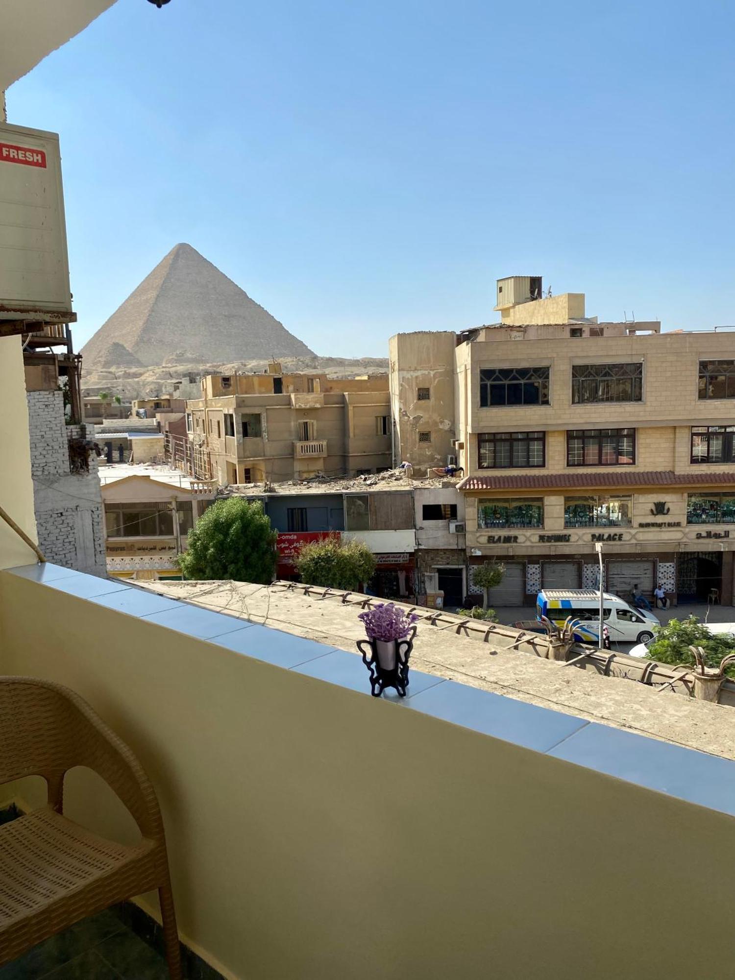 Kafret el-Gabal Golden Pyramids Inn מראה חיצוני תמונה