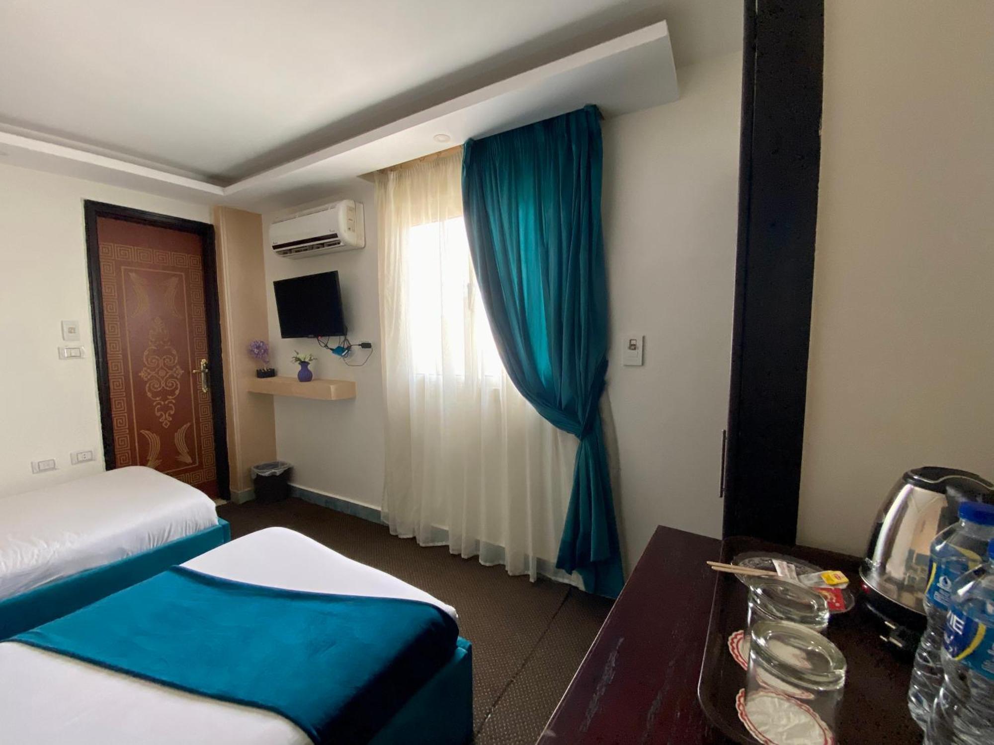 Kafret el-Gabal Golden Pyramids Inn מראה חיצוני תמונה