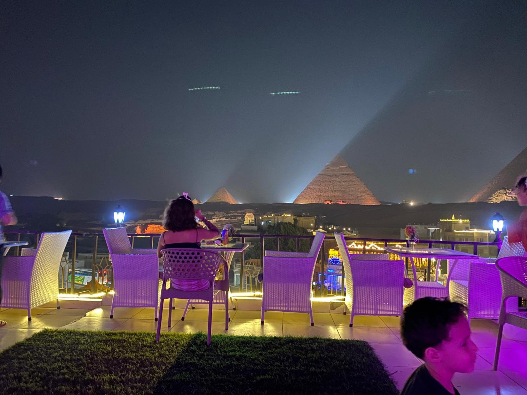 Kafret el-Gabal Golden Pyramids Inn מראה חיצוני תמונה