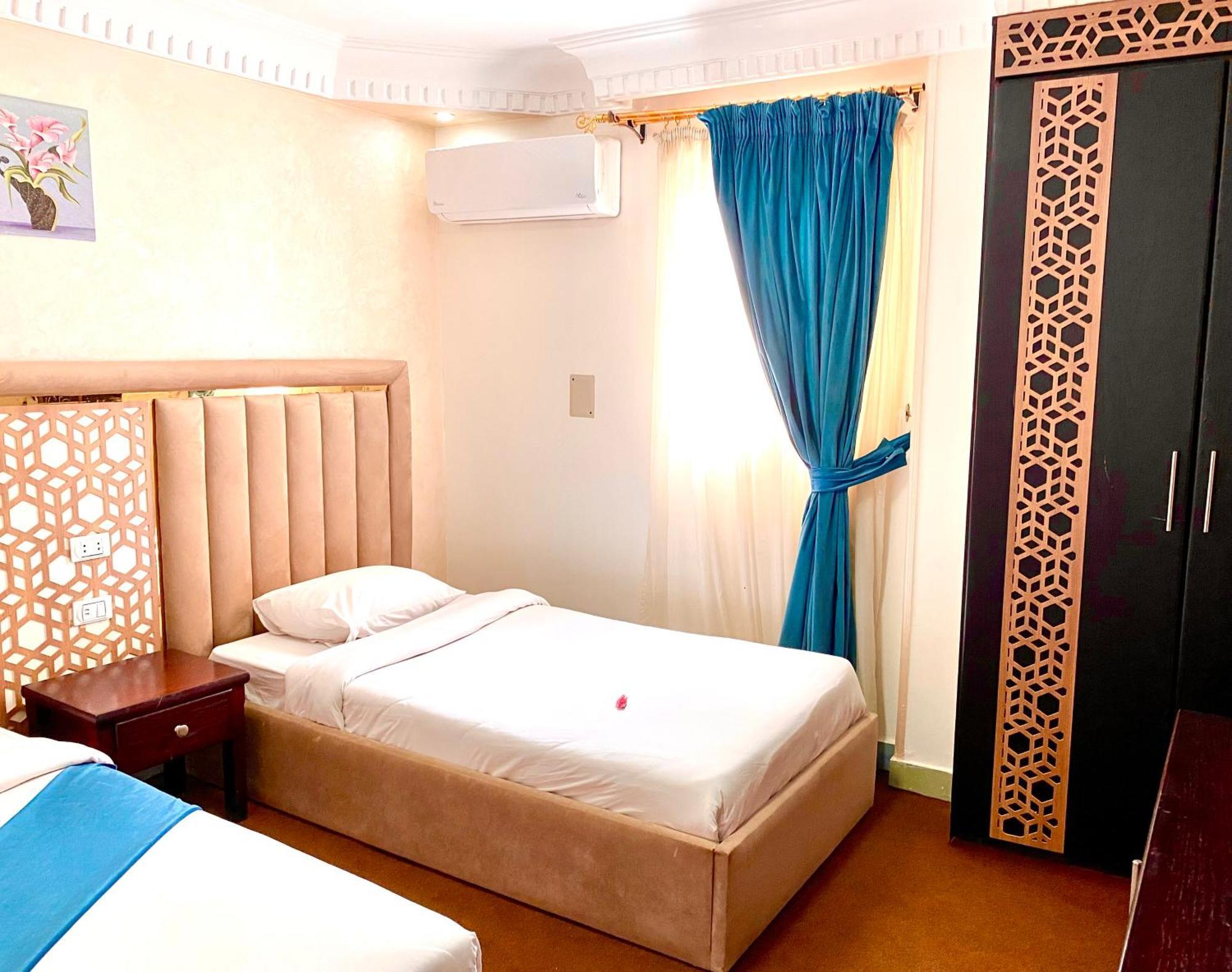 Kafret el-Gabal Golden Pyramids Inn מראה חיצוני תמונה