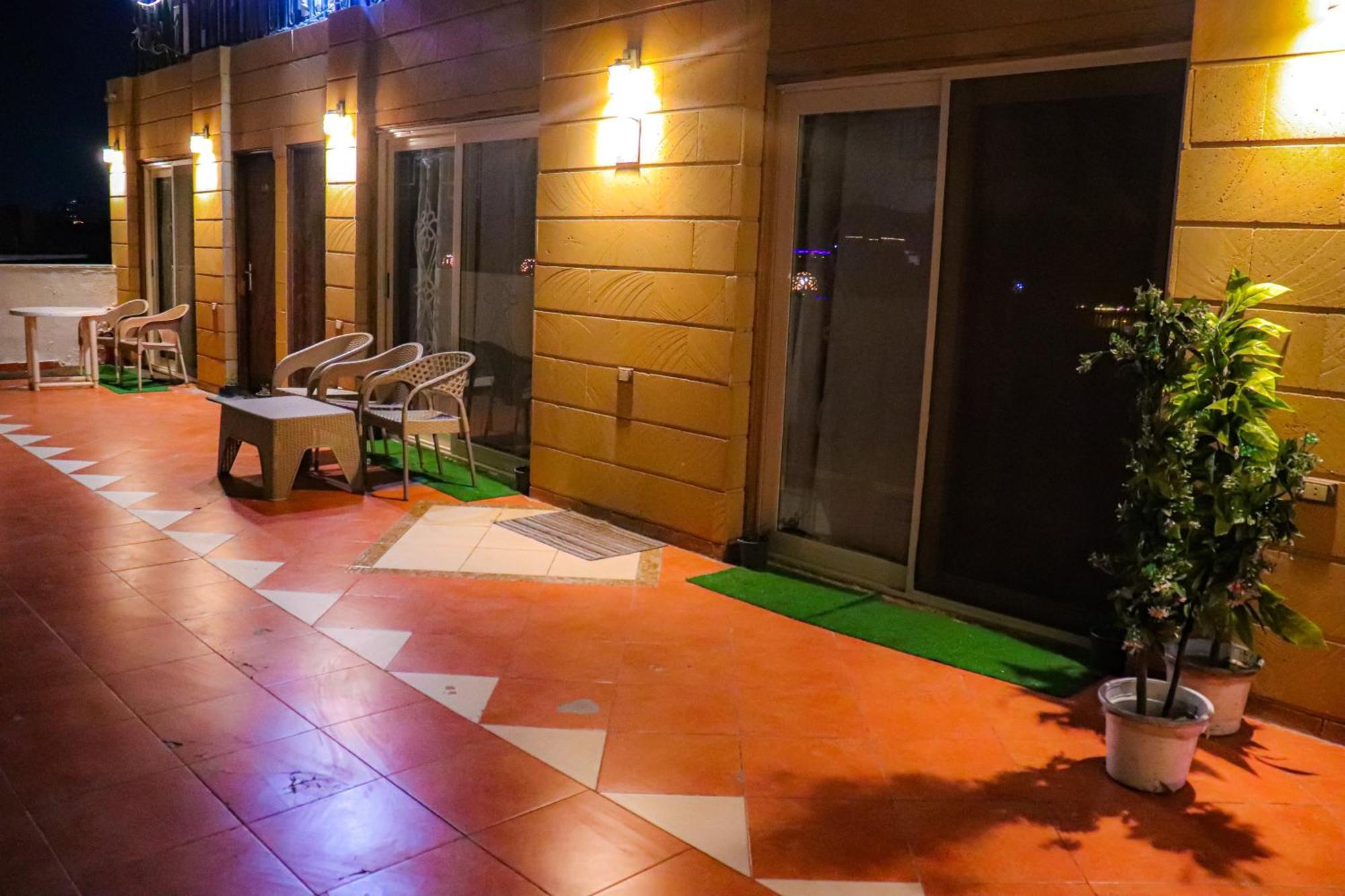 Kafret el-Gabal Golden Pyramids Inn מראה חיצוני תמונה