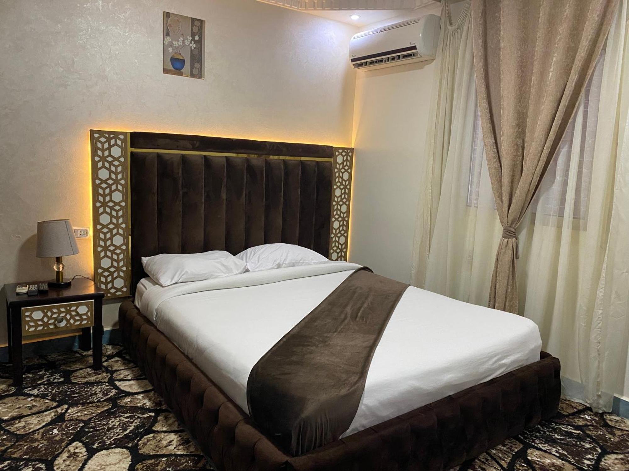 Kafret el-Gabal Golden Pyramids Inn מראה חיצוני תמונה