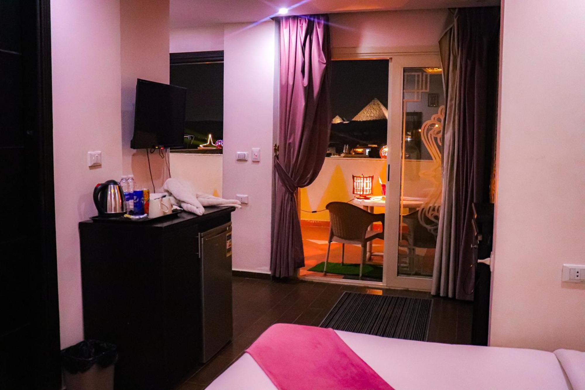 Kafret el-Gabal Golden Pyramids Inn מראה חיצוני תמונה