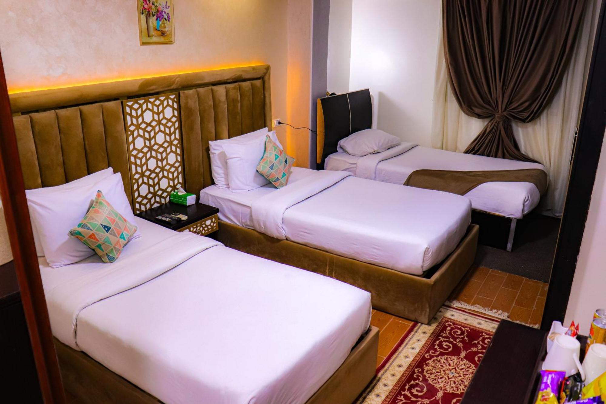 Kafret el-Gabal Golden Pyramids Inn מראה חיצוני תמונה