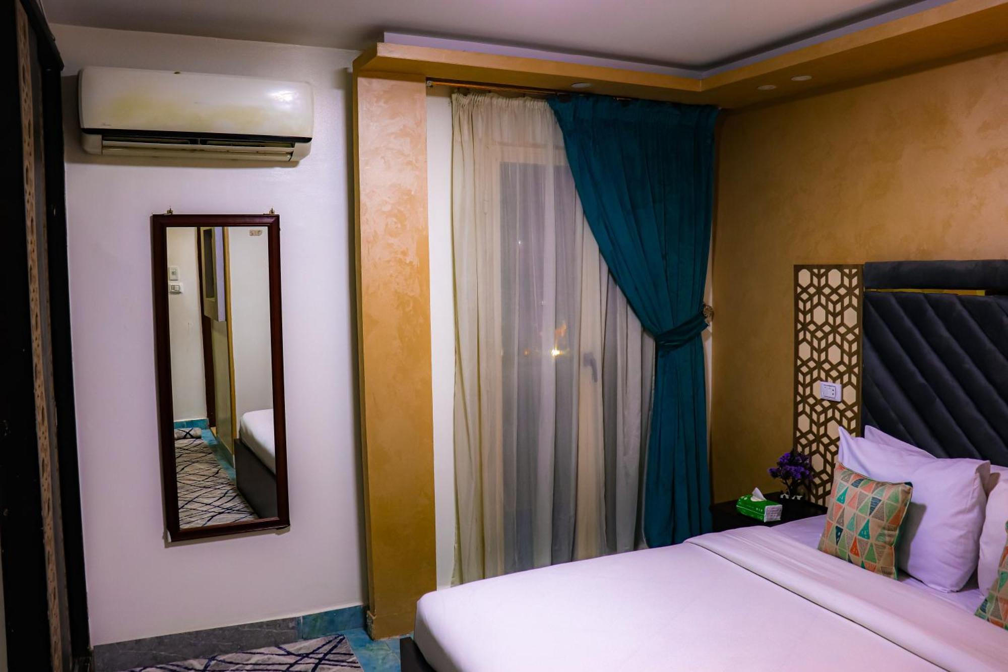 Kafret el-Gabal Golden Pyramids Inn מראה חיצוני תמונה