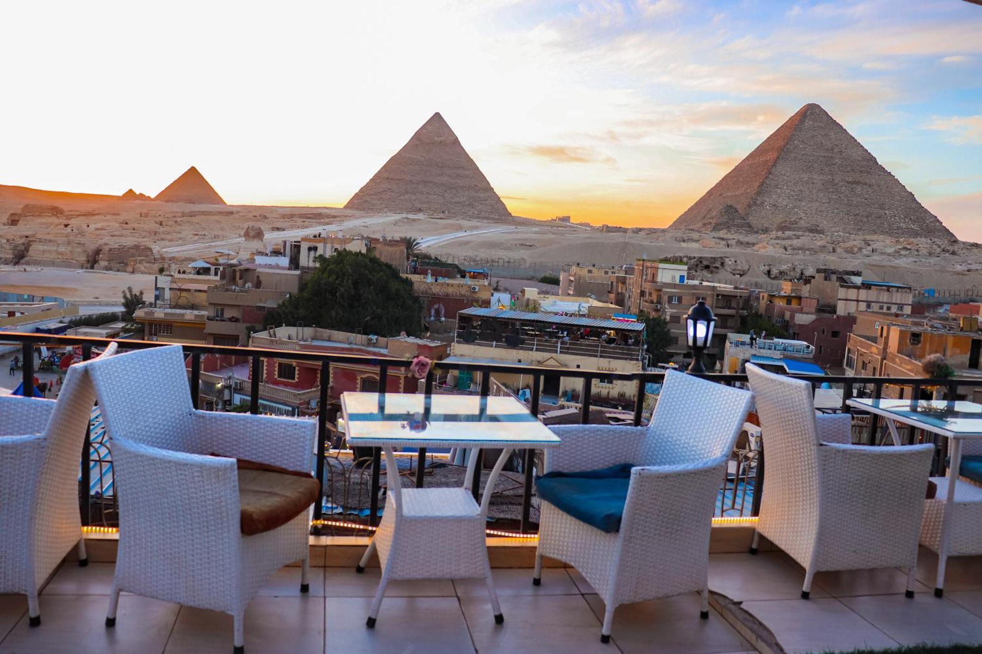 Kafret el-Gabal Golden Pyramids Inn מראה חיצוני תמונה