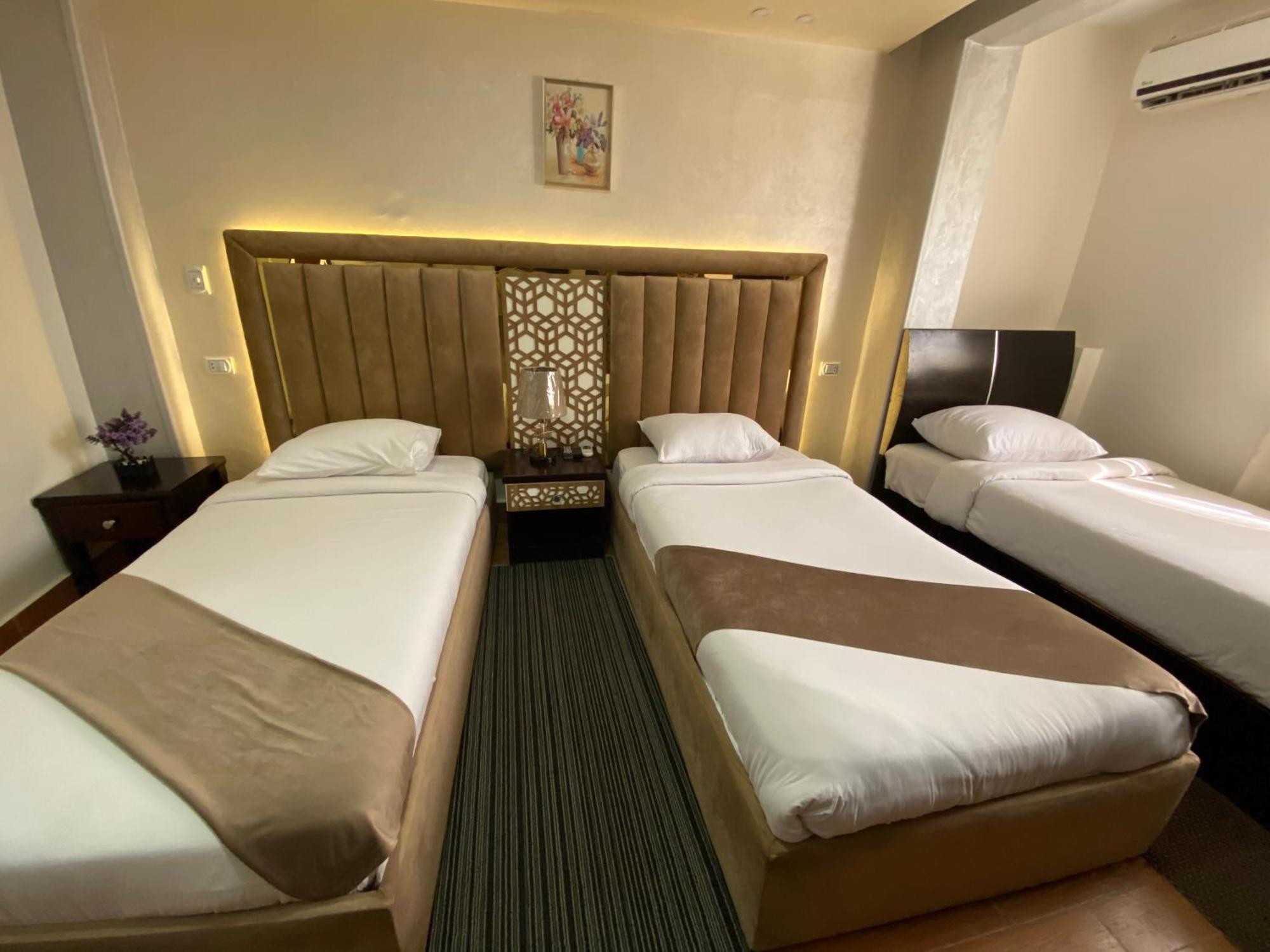 Kafret el-Gabal Golden Pyramids Inn מראה חיצוני תמונה